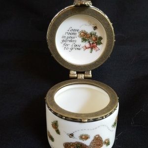 BOYDS BEARS PORCELAIN HINGED BOX